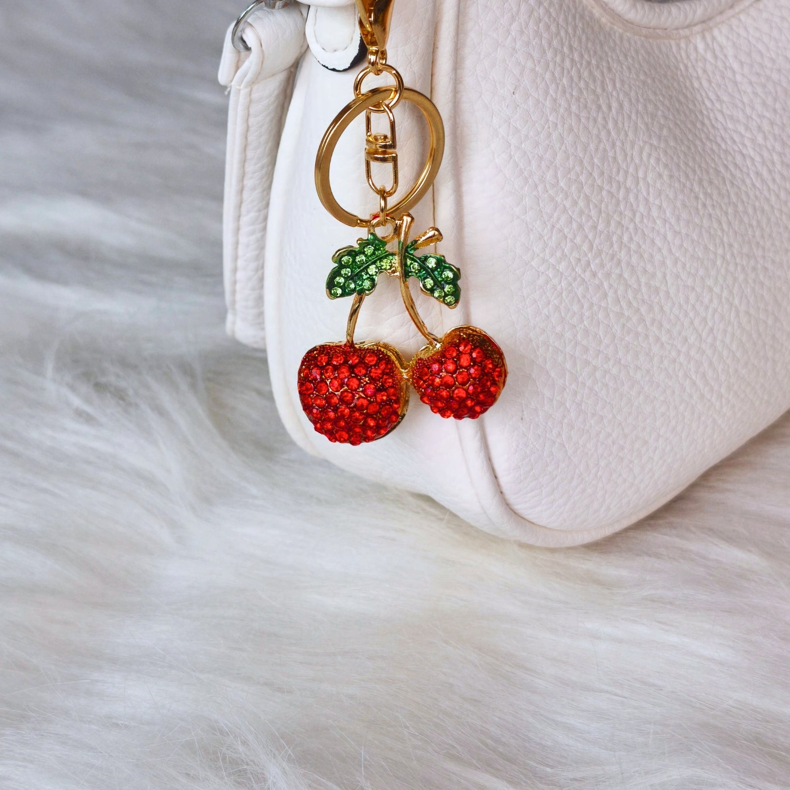 Llavero cereza 7