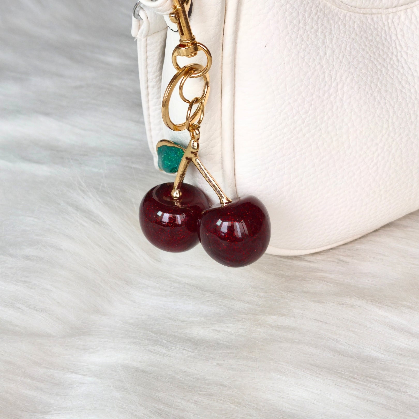 Llavero cereza 3