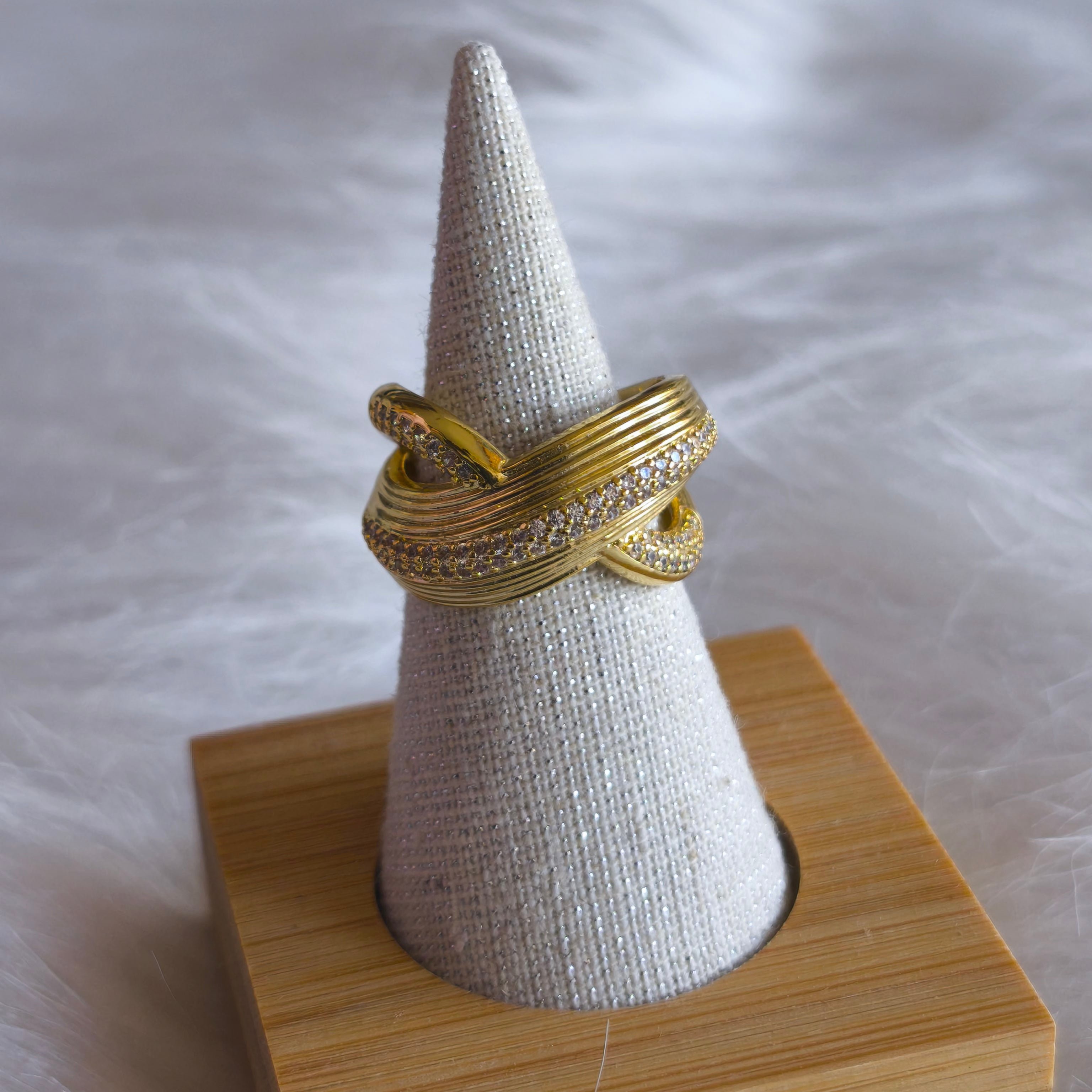 Anillo Nudo zircon