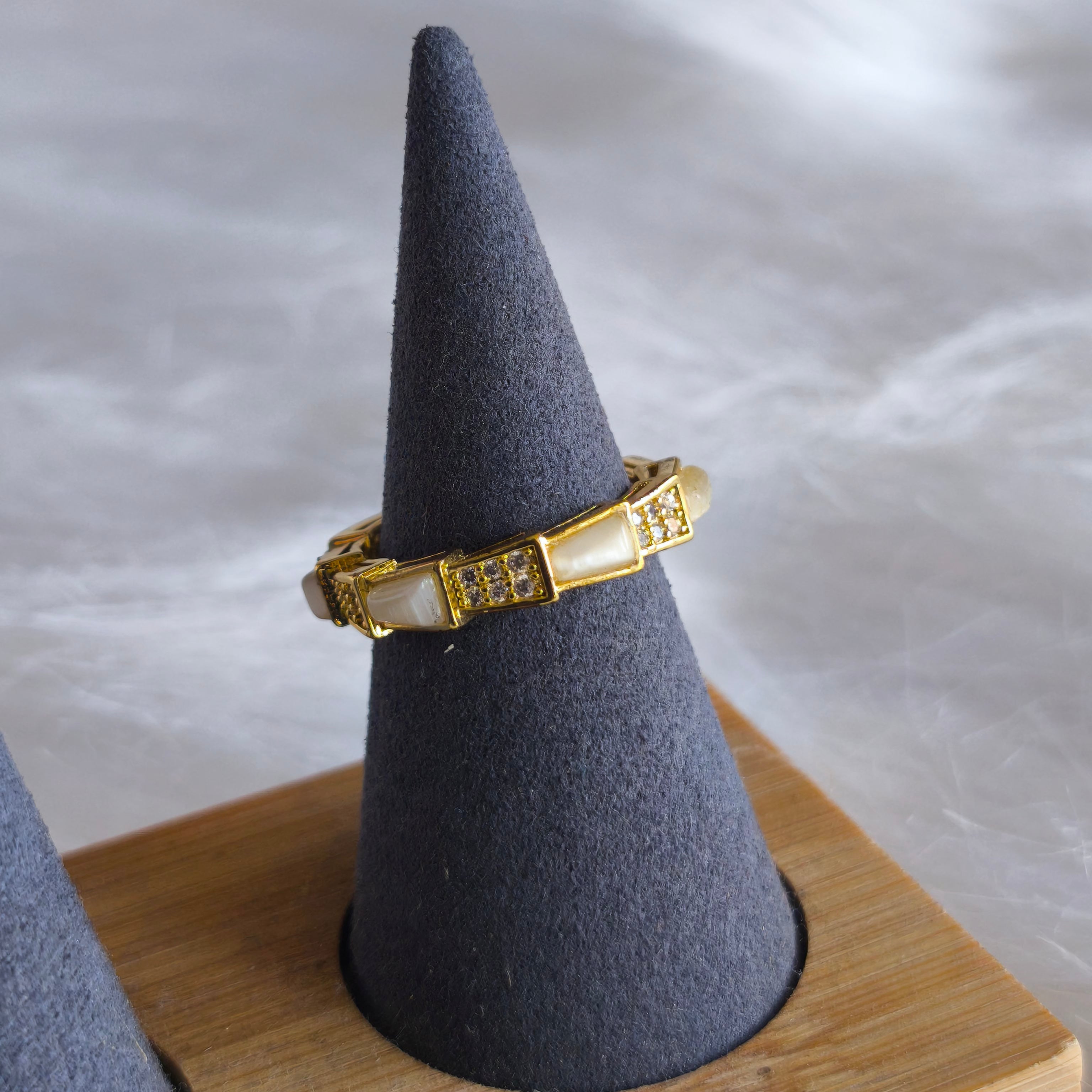 Anillo escalonado