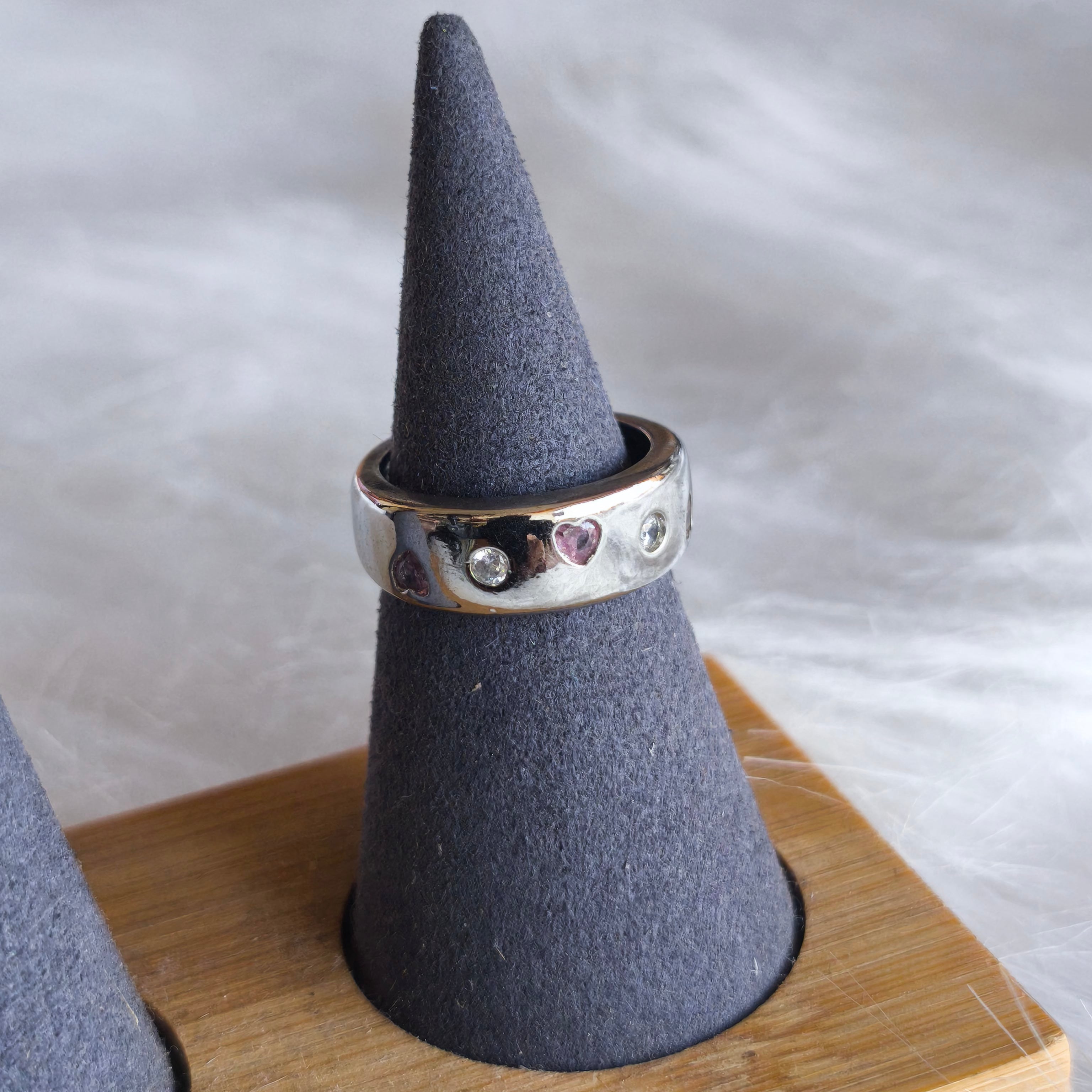 Anillo de corazones