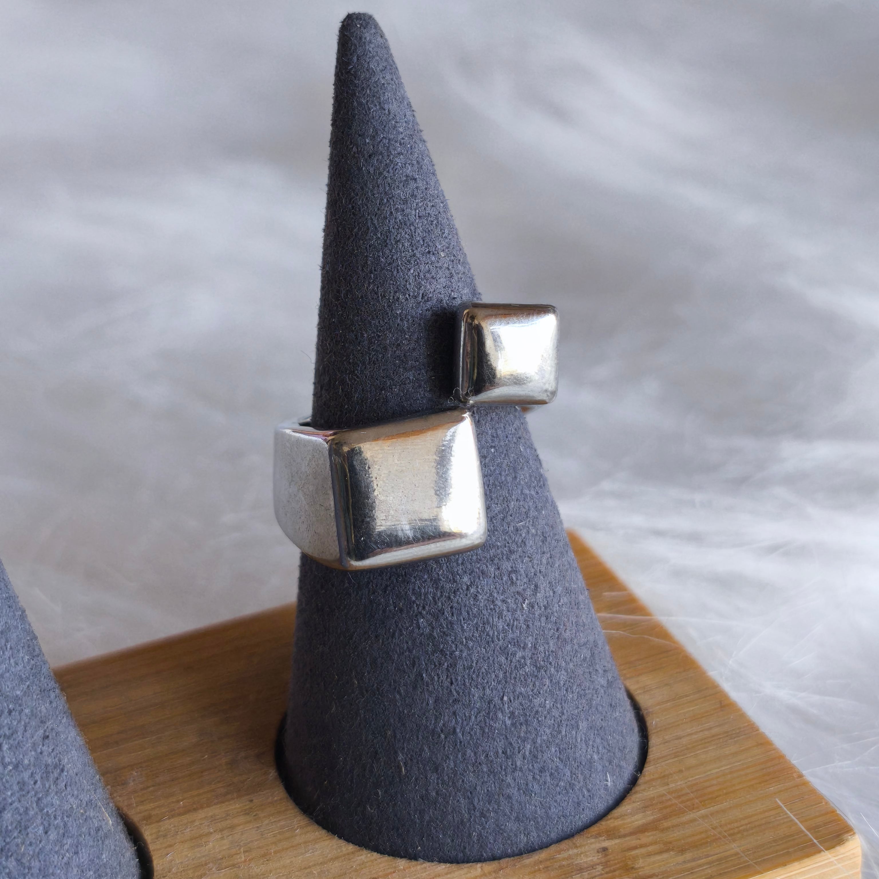 Anillo dado